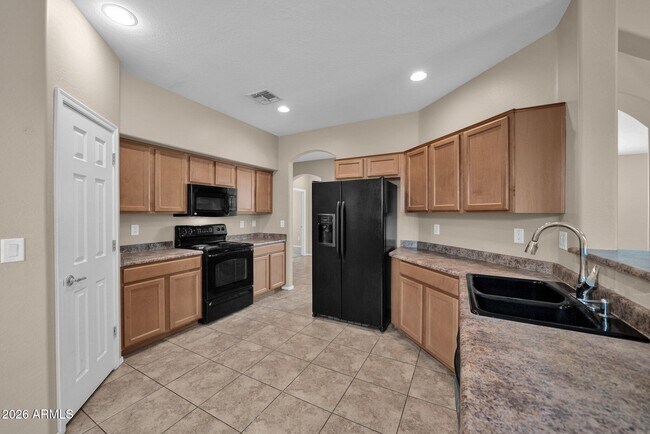 10281 W Carlota Ln Peoria, AZ 85383 photo 5