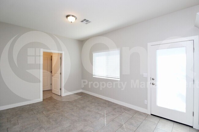 3000 N 37th St Phoenix, AZ 85018 photo 5
