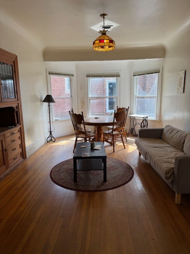 2727 Hillegass Ave Berkeley, CA 94705 photo 3