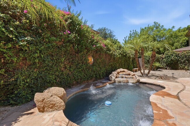 7369 E Del Acero Dr Scottsdale, AZ 85258 photo 4