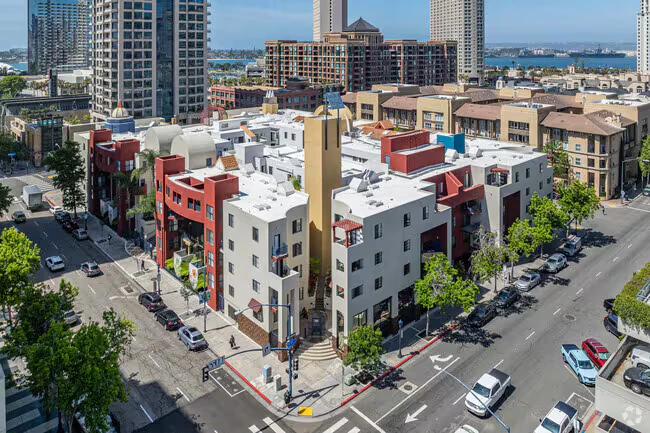 600 Front Apartments