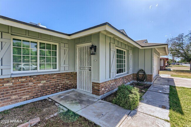 1991 E Carson Dr Tempe, AZ 85282 photo 3