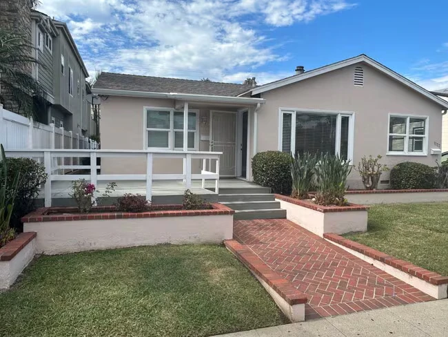 1130 Thomas Ave San Diego, CA 92109 photo 2