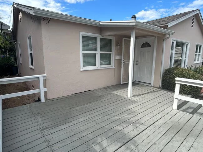1130 Thomas Ave San Diego, CA 92109 photo 4