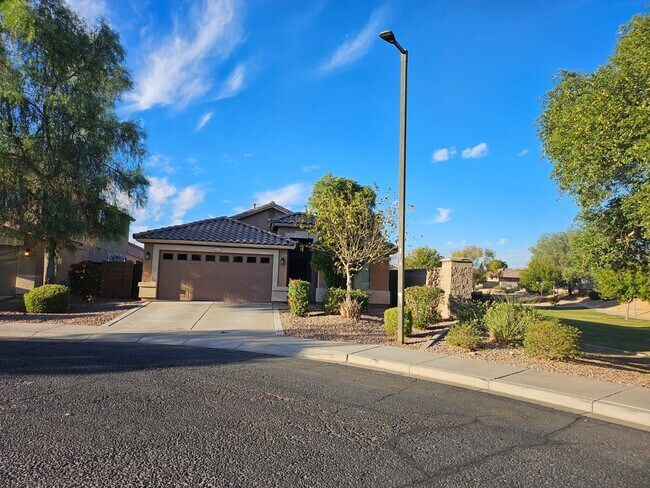 16868 W Roosevelt St photo 2