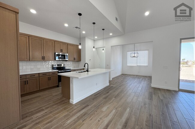 18146 W Morning Vista Ln Surprise, AZ 85387 photo 3
