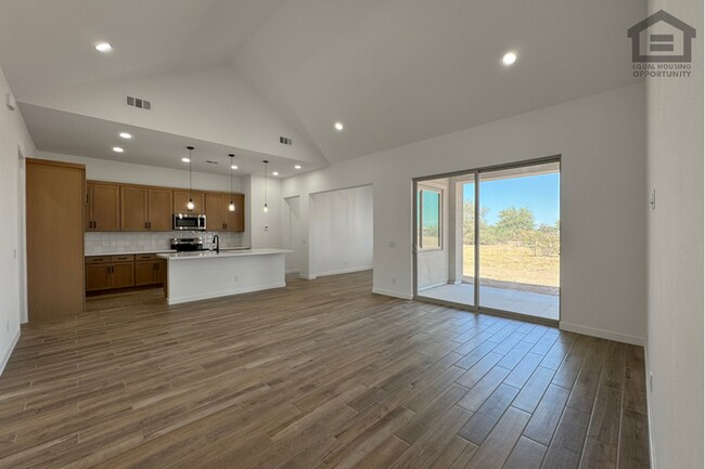 18146 W Morning Vista Ln Surprise, AZ 85387 photo 2