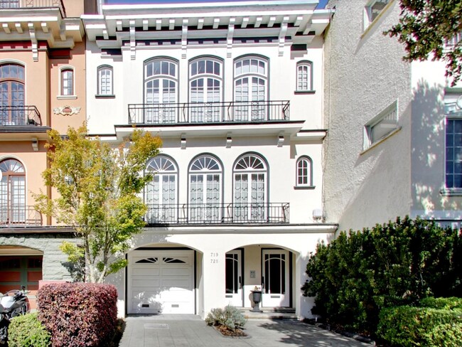 Expansive Top-floor Richmond Flat | 2bd + Sunroom | Parking Included | Nearly 1,900 Sq. Ft.