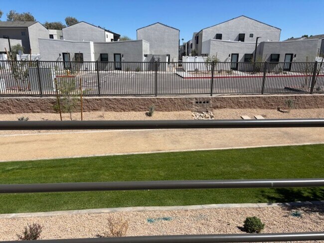 8315 N 21st Dr Phoenix, AZ 85021 photo 3