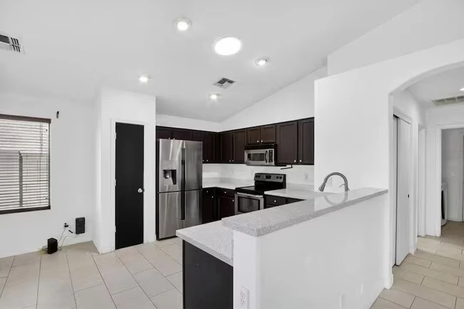 6550 S 44th Ave Phoenix, AZ 85339 photo 3