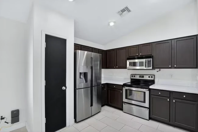6550 S 44th Ave Phoenix, AZ 85339 photo 4