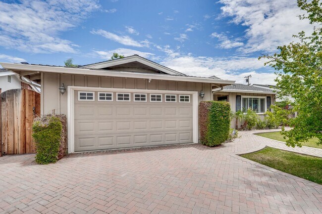 3228 Woodmont Dr San Jose, CA 95118 photo 3
