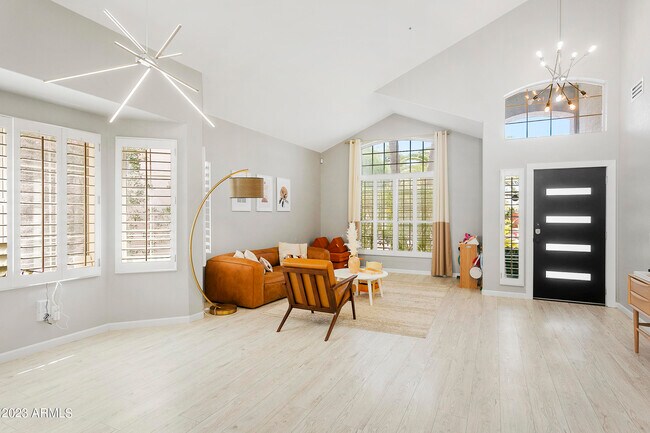 9332 E Karen Dr photo 4