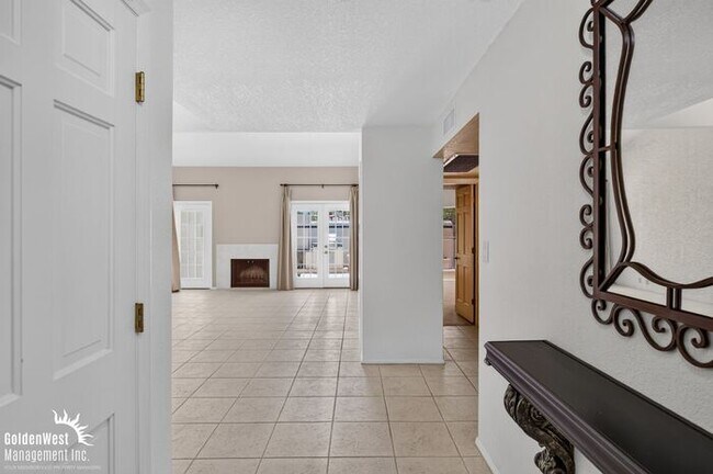 2441 E Rancho Dr Phoenix, AZ 85016 photo 3