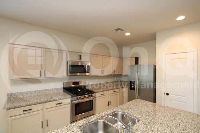 30929 W Weldon Ave Buckeye, AZ 85396 photo 2