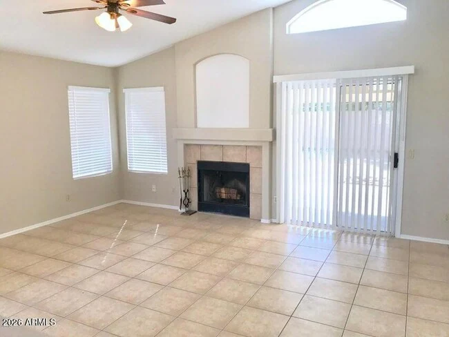 7427 W Crest Ln Glendale, AZ 85310 photo 4
