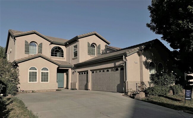 140 Nabor Ct photo 2