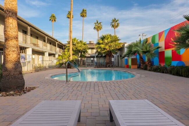 1333 E Thomas Rd Phoenix, AZ 85014 photo 3