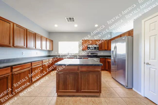 18166 N Jameson Dr Maricopa, AZ 85138 photo 2