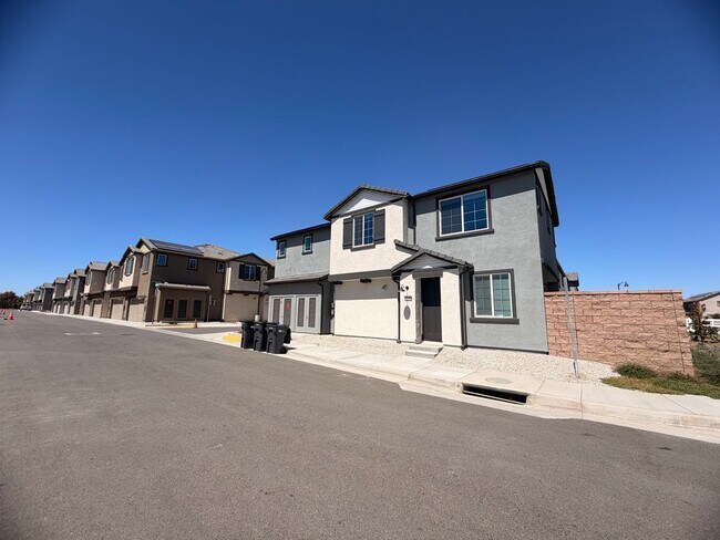 29388 Oceanside Dr Winchester, CA 92596 photo 2