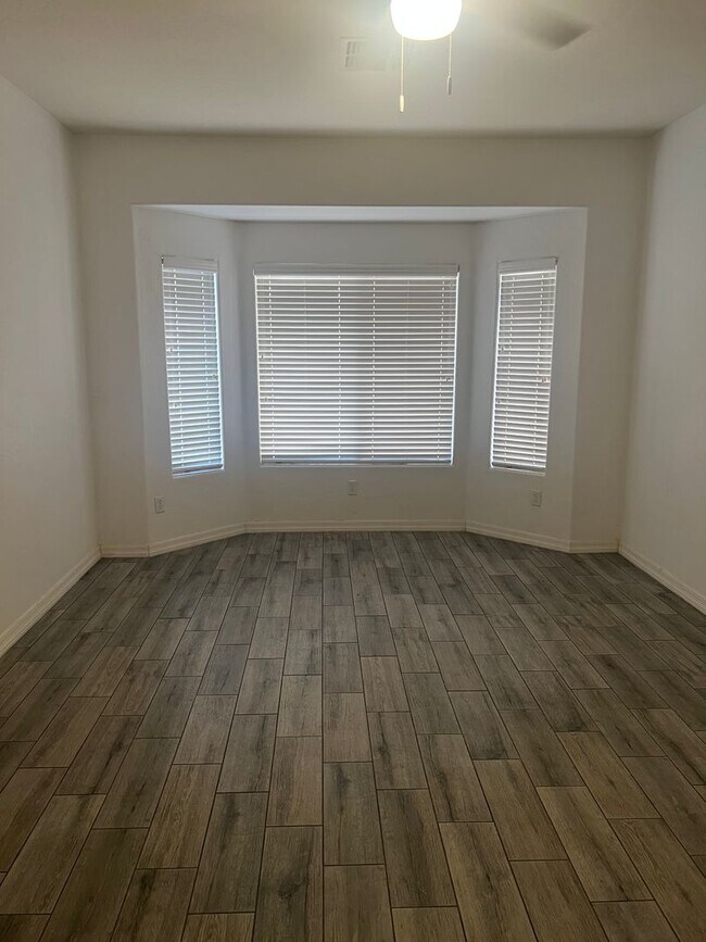 14640 W Verde Ln Goodyear, AZ 85395 photo 3