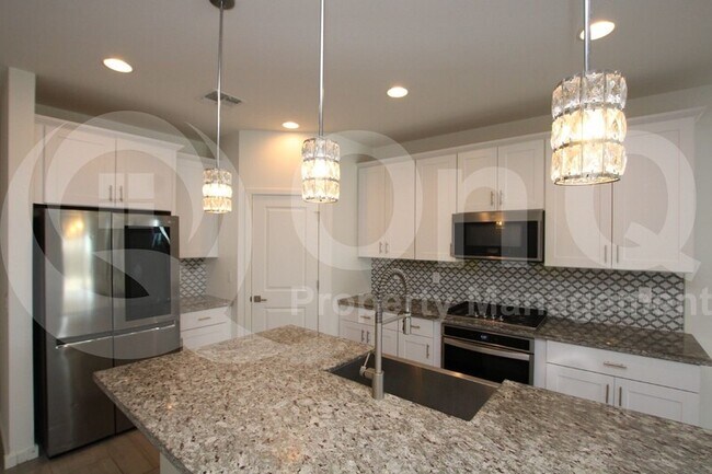 17967 W Pierson St Goodyear, AZ 85395 photo 2