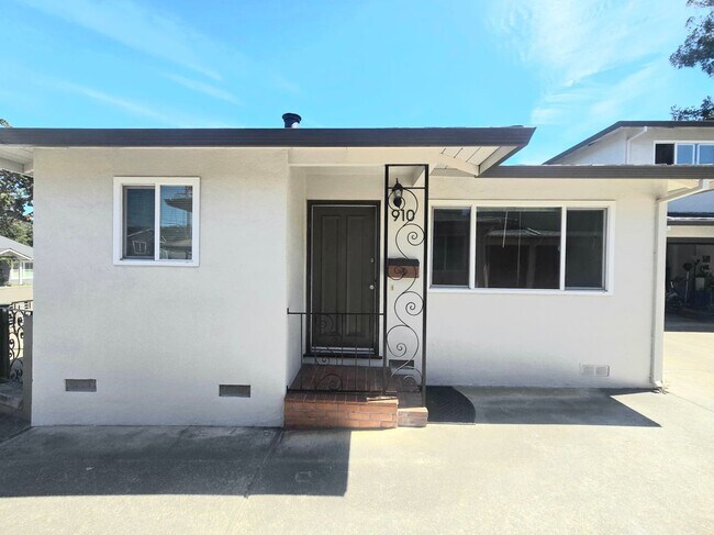 910 Academy Ave Belmont, CA 94002 photo 2