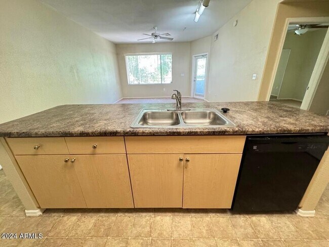 18416 N Cave Creek Rd Phoenix, AZ 85032 photo 4
