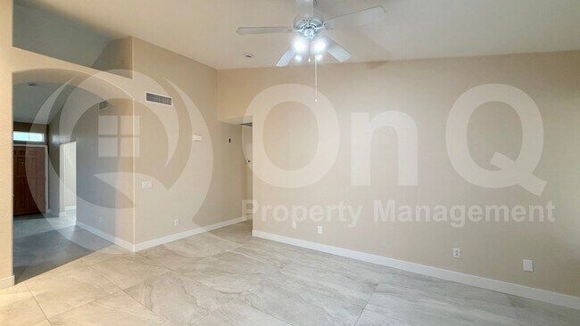 10828 W Utopia Rd Sun City, AZ 85373 photo 5