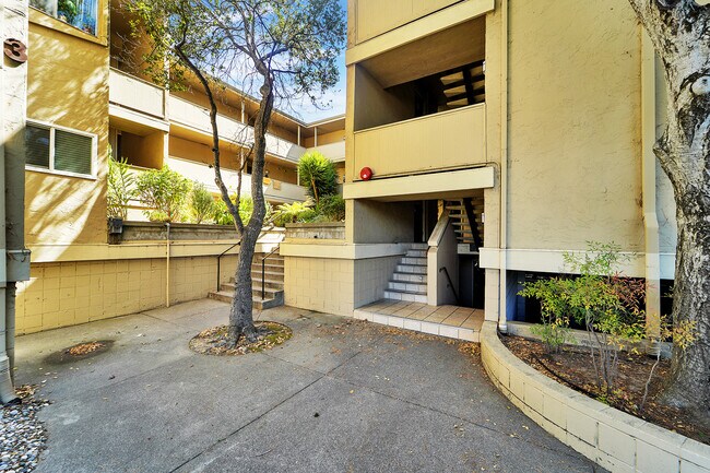 1453 Neotomas Ave Santa Rosa, CA 95405 photo 4