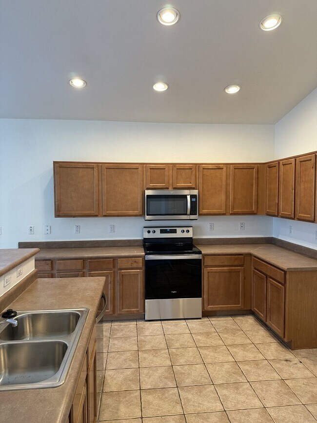 21727 E Camina Plata Queen Creek, AZ 85142 photo 3