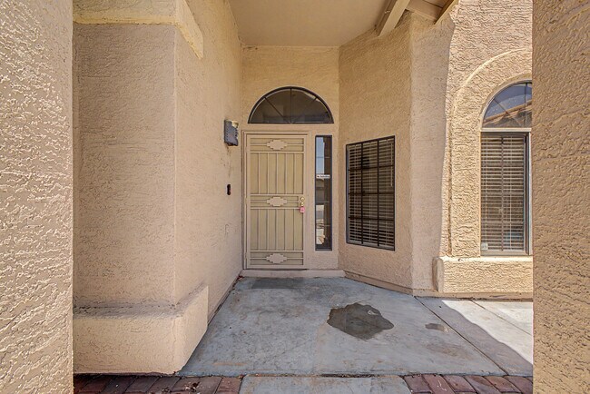 3103 N Meadow Ln Avondale, AZ 85392 photo 4