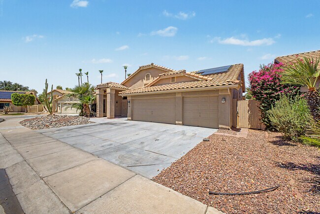 3103 N Meadow Ln Avondale, AZ 85392 photo 2