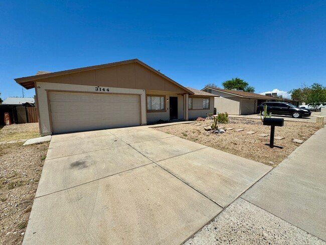 3144 W Villa Maria Dr Phoenix, AZ 85053 photo 4