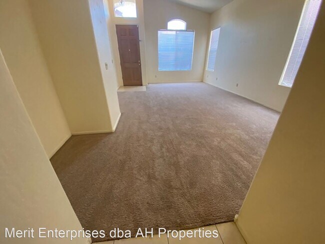 3281 W Ross Dr Chandler, AZ 85226 photo 4