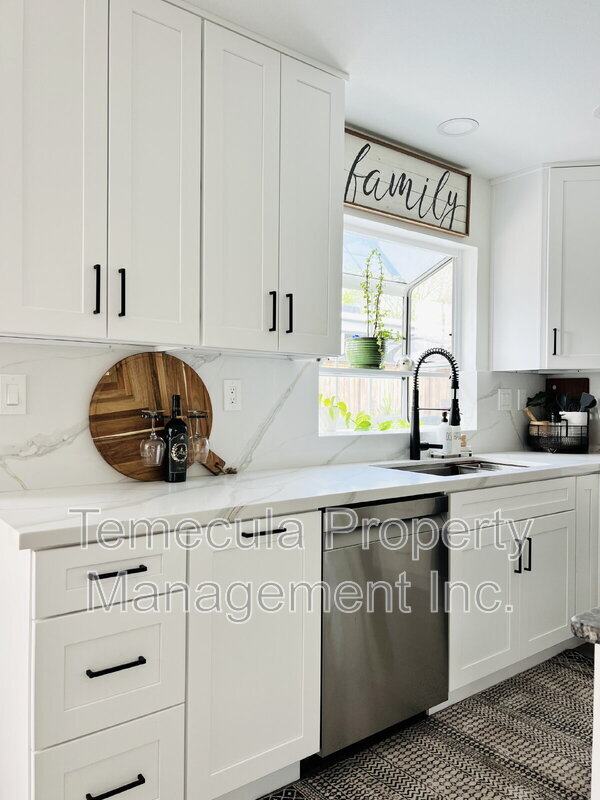 40536 New Town Dr Temecula, CA 92591 photo 4