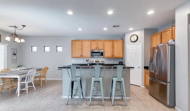 16283 W Desert Mirage Dr Surprise, AZ 85379 photo 4