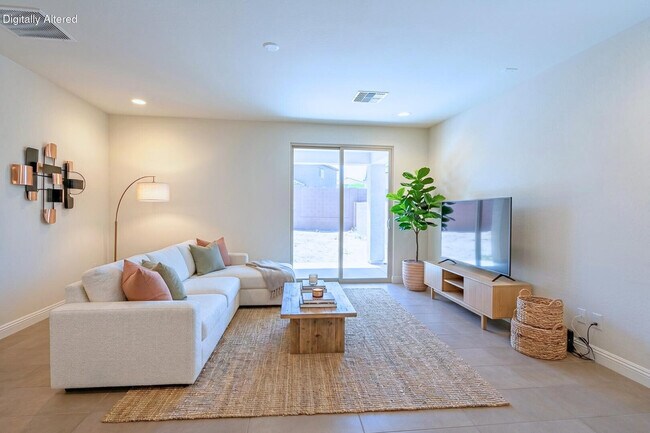 1533 Sabel Ct San Tan Valley, AZ 85142 photo 2
