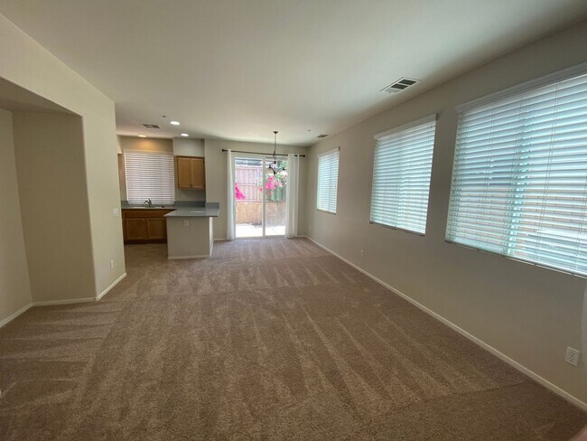 25204 Crest Haven St Murrieta, CA 92562 photo 3