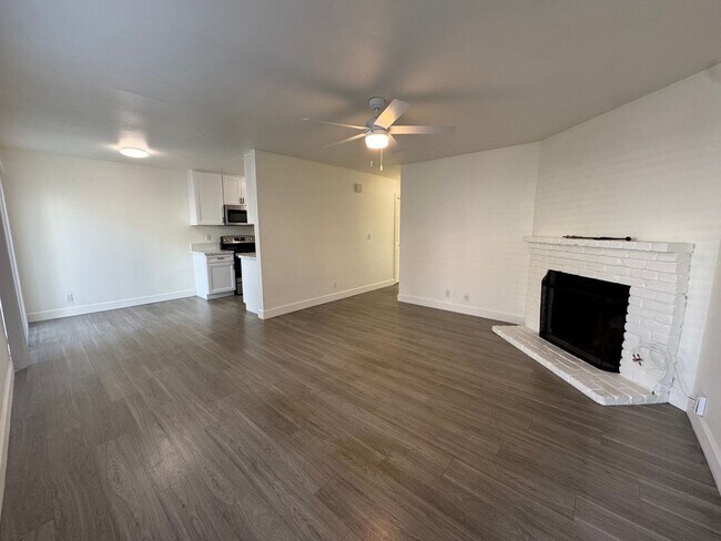 1443-1445 Hornblend St San Diego, CA 92109