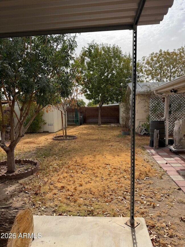 2426 W Echo Ln photo 2
