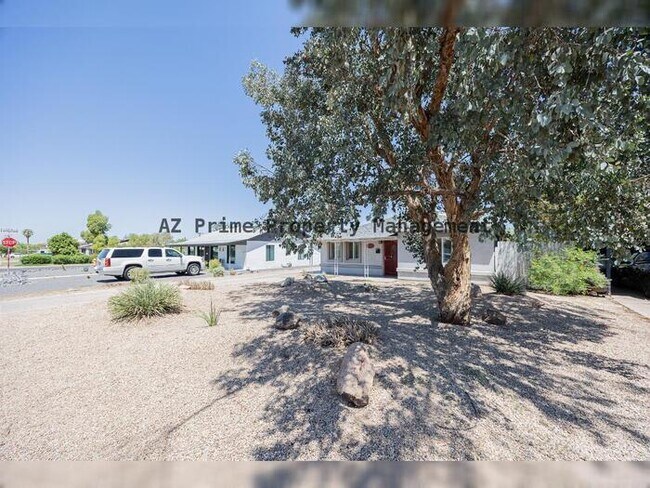 1332 E Whitton Ave Phoenix, AZ 85014 photo 3