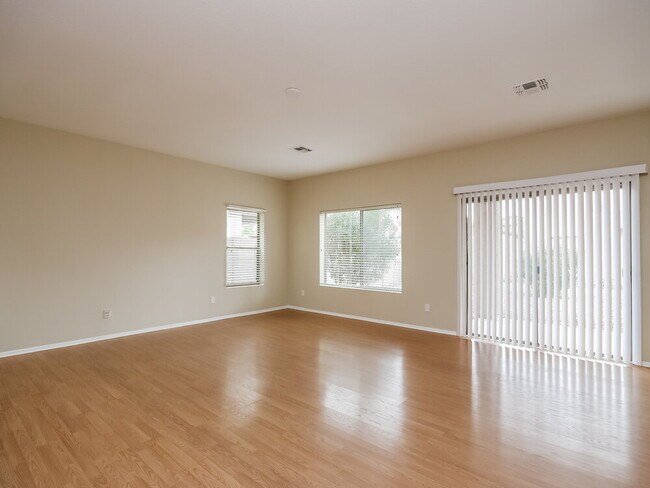 17606 W Bridger St Surprise, AZ 85388 photo 3