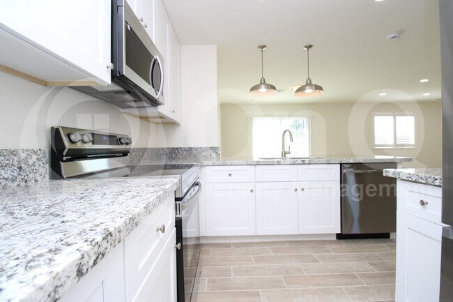 238 N Sycamore St Florence, AZ 85132 photo 4