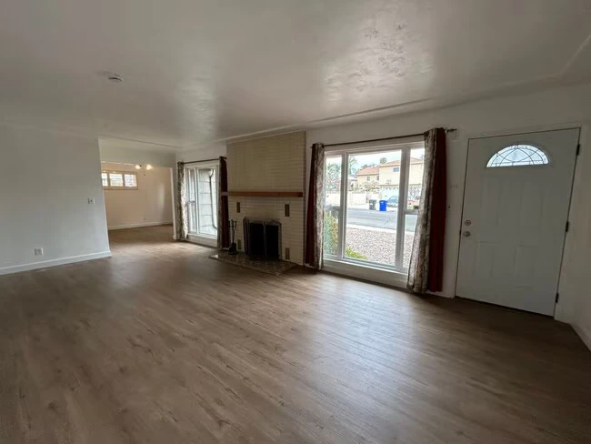 5074 La Dorna St San Diego, CA 92115 photo 4