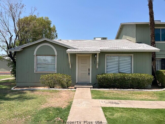 4701 N 26th Ln Phoenix, AZ 85017 photo 2