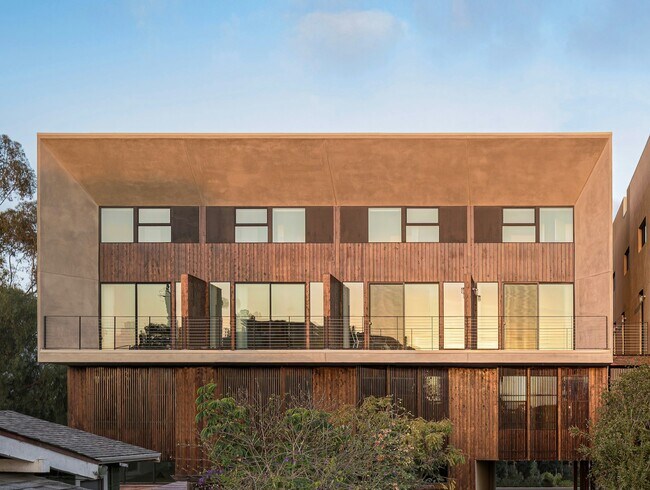 3732 10th Ave San Diego, CA 92103