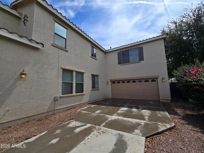 3247 E Tyson St photo 4