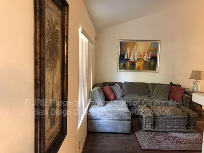 291 Durian St Vista, CA 92083 photo 3