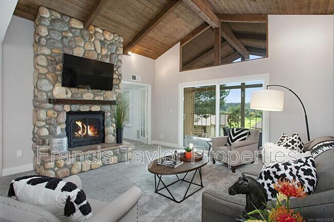912 Knoll Vista Dr San Marcos, CA 92078 photo 3